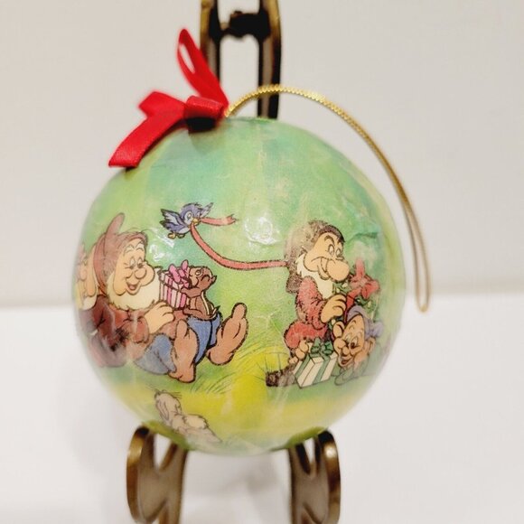 Vtg Paper Mache Snow White &amp; 7 Dwarfs Christmas Ornament Holiday Unbreakable - Picture 3 of 5